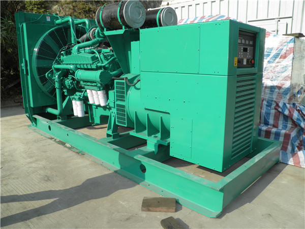 杂多出租发电机 发电机组厂家：柴油发电机组的控制屏的作用是什么？