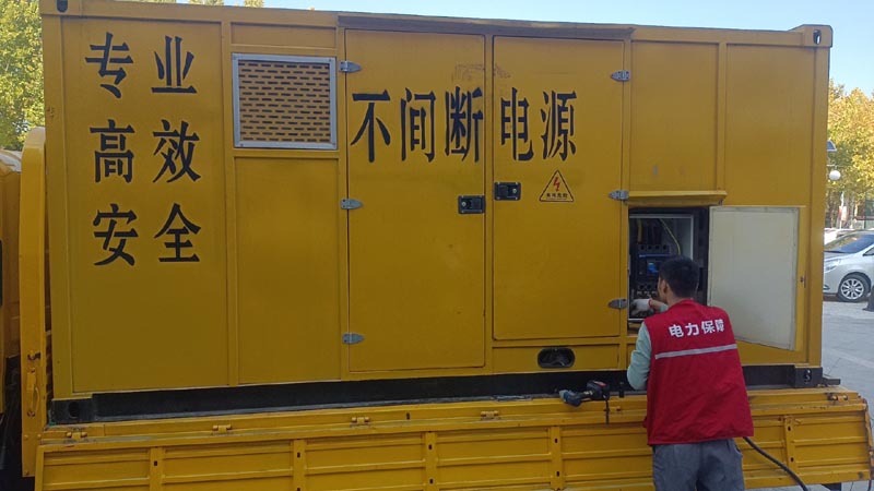 杂多柴油发电机组和UPS电源配合使用时，如何避免切换过程中的电力中断？