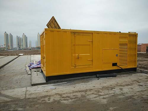 杂多合同中关于乙方责任导致工期延误的赔偿标准应该如何制定?